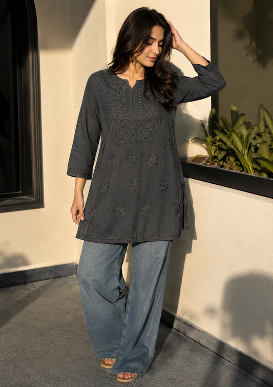 Duoriia Noor Short Chikankari Kurti
