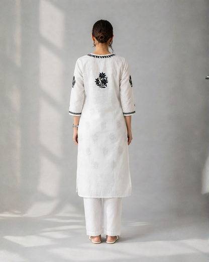 Naqsh Kurti