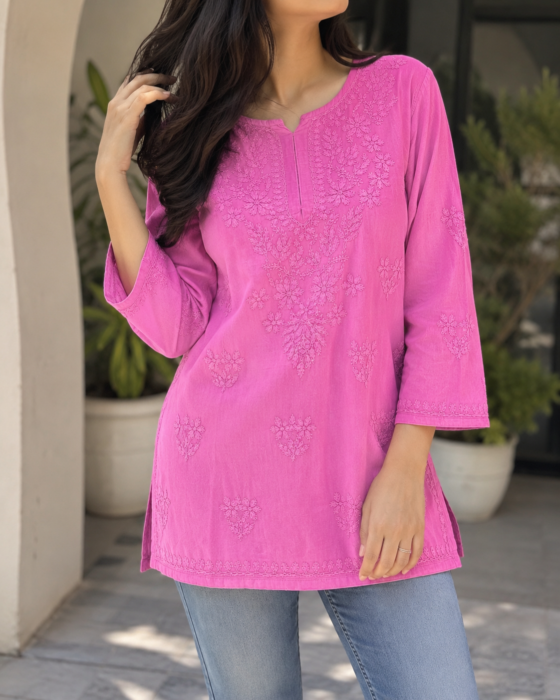 Duoriia Noor Short Chikankari Kurti