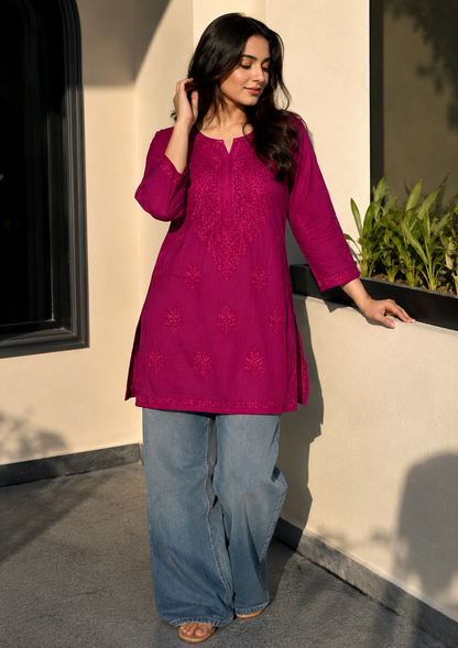 Duoriia Noor Short Chikankari Kurti
