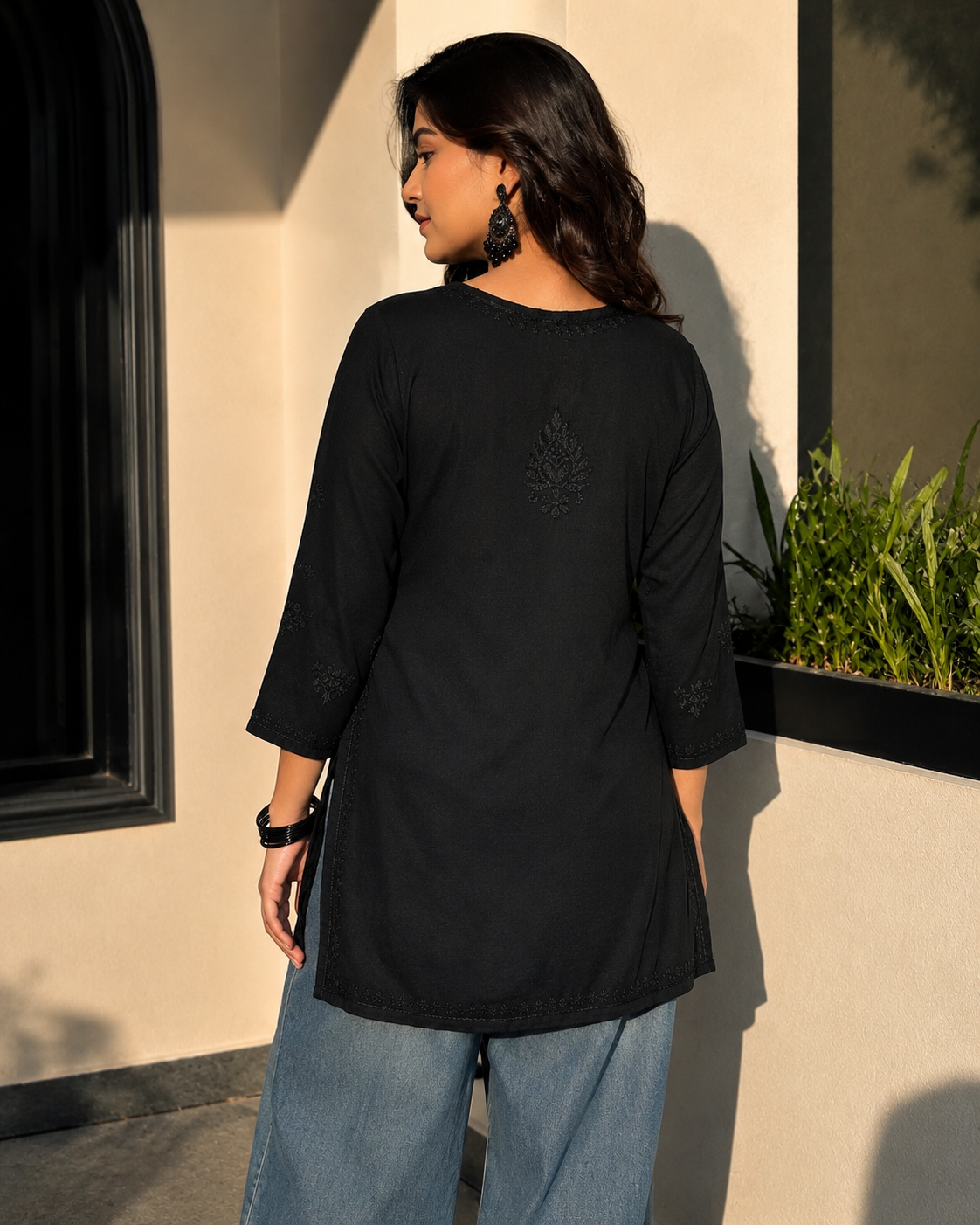 Duoriia Noor Short Chikankari Kurti