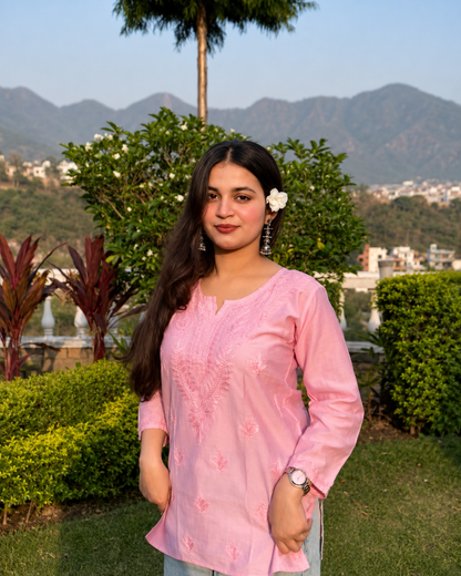 Duoriia Noor Short Chikankari Kurti