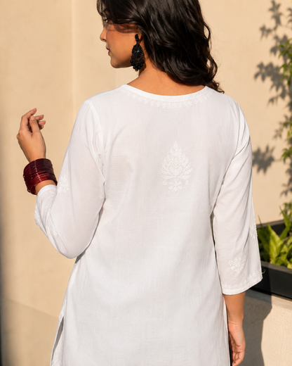 Duoriia Noor Short Chikankari Kurti